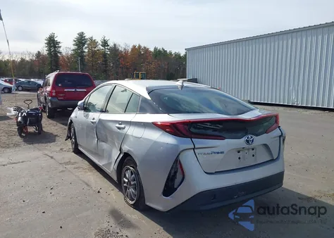 2017 Toyota Prius Prime Plus z USA, uszkodzony, nr VIN JTDKARFP4H3059819